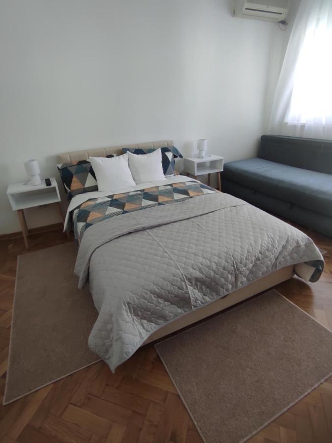 Apartman Nicolas Белград Экстерьер фото